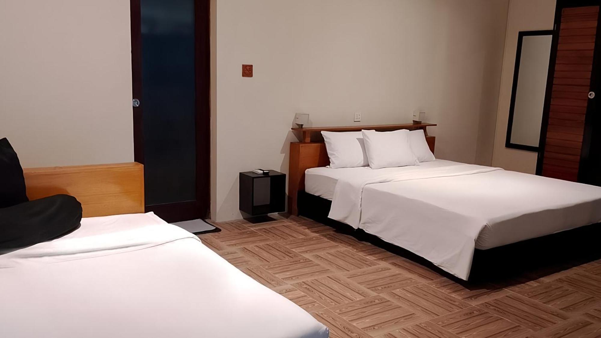 Javacove Beach Hotel Batukaras Εξωτερικό φωτογραφία